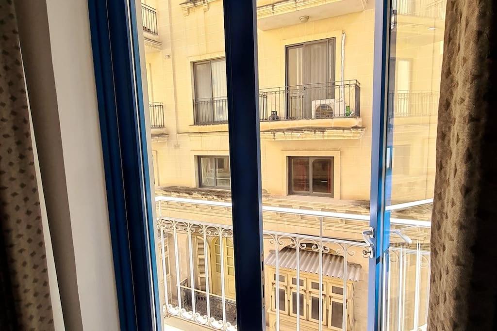 Apartamento Cozy Inside.City & Beach Outside Sliema Exterior foto