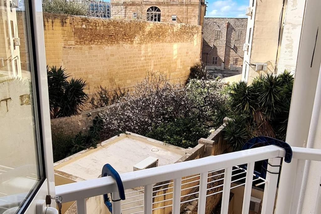 Apartamento Cozy Inside.City & Beach Outside Sliema Exterior foto